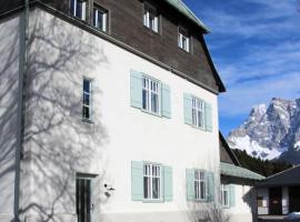 Lermooser, hotel near Garmisch-Partenkirchen Station, Lermoos