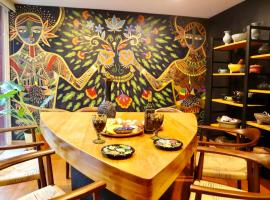 Luxurious Mid Century Modern folk art home, rumah liburan di Kota Meksiko