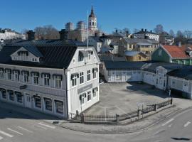 Centrala lägenheter med allt som behövs!, beach hotel in Härnösand