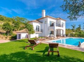 Villa exclusiva con piscina privada, La Tina Golf: Arcos de la Frontera'da bir tatil evi