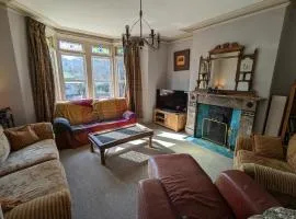 5BR townhouse Arnos Court Villa Bristol w parking