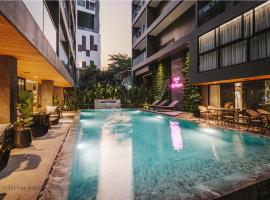 Cascade Hotel Bangkok: Bangkok, BTS-Krung Thon Buri yakınında bir otel