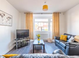 Beautiful 3 bedroom House near West Bromwich -contractors, Family, NHS, hotel in Swan Village