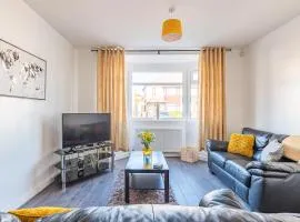 Beautiful 3 bedroom House near West Bromwich -contractors, Family, NHS
