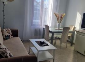 Jolie F2-5mn de l'aéroport d'Orly parking privé gratuit、パライユ・ヴィエイユ・ポストのホテル