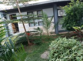 Shalakwe Hills-Inn B&B Kasane, alojamento para férias em Kasane