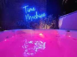 Arundel Castle River House, The Palms