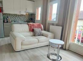 Maison avec sous sol indépendant et parking à 2km de Versailles