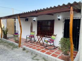 California House, beach hotel in Santa Verónica