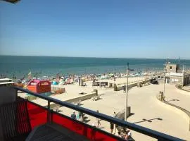 LES BALCONS ROUGES - VUE MER