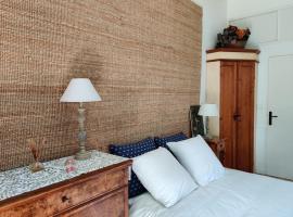 Le Cerisier, hotel with parking in Mareil-Marly