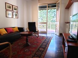 Luminoso Appartamento con Balcone, accommodation in Veduggio con Colzano