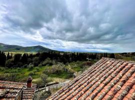 Pergaccio Deluxe House, hotel with parking in Cortona