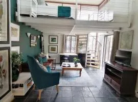 The Lookout Loft, stroll to town, loadshedding friendly.