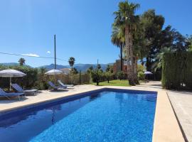 Casa Alestelou – hotel z basenem w mieście La Vall de Laguar