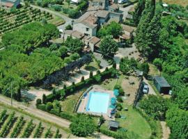 Ripabuia, hotel dengan kolam renang di Marcialla