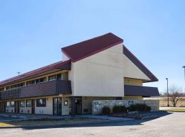 Travelodge by Wyndham Peoria, motell i Peoria