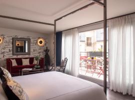 Mom'Art Hotel, готель у Парижі