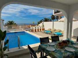 Nerja Paradise Rentals - Villa Dos Ardillas, hotel v destinaci Nerja