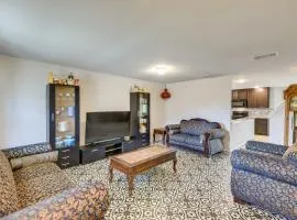 Texas Retreat with Patio Near Kayaking and Golfing!