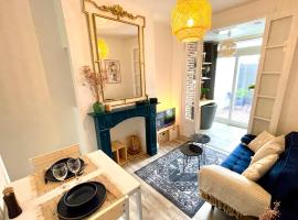 Escale boh&egrave;me - Terrasse en centre-ville - Gare