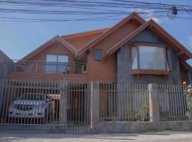 Casa céntrica por día en Pucón โรงแรมในปูกอน