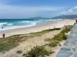 Beach Front House in Los Lances, hotell i Tarifa