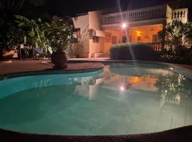 VILLA SOMONE avec piscine privée, à 150 m de la plage