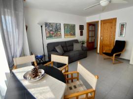 Blanes old town: 2 blocks/2 min walk to the beach