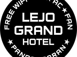 Lejo Grand Hotel，位于Cikembulan的海滩酒店