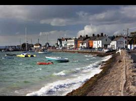 The Captains Wheel, pet-friendly hotel in Skerries