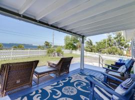 Cottage with St Andrews Bay Views, Deck and Porch!, holiday rental in Panama City
