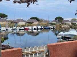 Charmante Maison de pêcheur, hotell i Le Barcarès