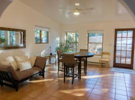 Peaceful Santa Fe Forest Home, Comfy and Well-equipped, villa in Santa Fe
