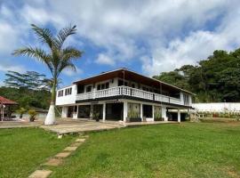 Finca km 27 via al Mar entrada bitaco, pet-friendly hotel in Dapa