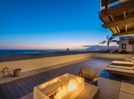 Luxury Modern Designer Beach House on Sand w/ Pool, hotell i Ventura