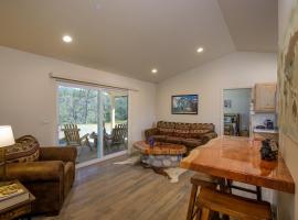 Bear Paw Cabin new construction near Yosemite, holiday rental in Mariposa