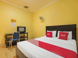 OYO 92485 Hotel Family, hotel with parking in Salatiga