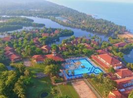 Club Palm Bay, five-star hotel in Marawila