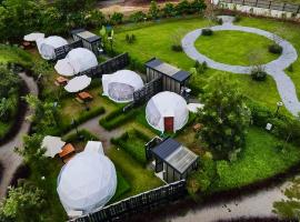 Glamping hill khaoyai, khách sạn ở Khao Yai