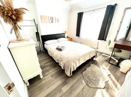 Beautiful Double Room for One Person, hotel Hither Green városában