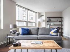 River N 2BR w Gym WD nr Magnificent Mile CHI-160