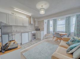 Apartment 7 - 1 bedroom Sea front location - Step free access from rear - Free Parking, ξενοδοχείο σε Paignton