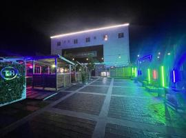 Theo Good Life Hotel, overnachting in Big Ada