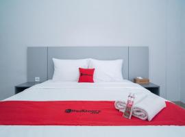 RedDoorz @ Jalan Gunung Talang Mahendradatta, hotel v destinaci Kerobokan