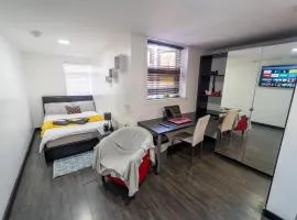 Modern cosy studio available