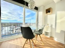 Holidays Penthouse vues panoramiques sur le Port naval,un séjour élégant assuré " Wifi Pàrquing gratuït