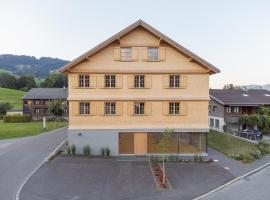 Haus Hof 30, hotel v destinaci Schwarzenberg im Bregenzerwald
