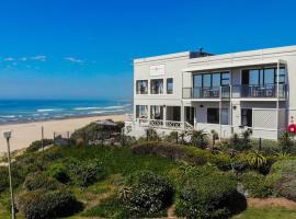 On the Beach Guesthouse Jeffreys Bay, hotel in Jeffreys Bay