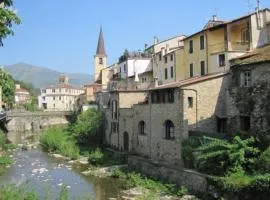 Casa Cannella con AC e wifi in borgo ligure